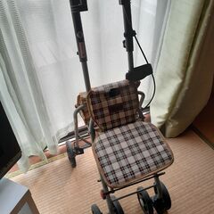 シルバーカー(歩行補助、手押し車)