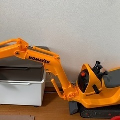 乗用ショベルカー　おもちゃの画像