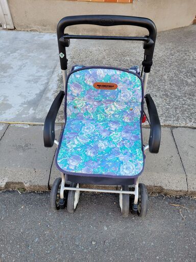 取引完了　中古のシルバーカーをお譲りします