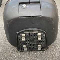 滋賀県なら持っていきます。バイク リアボックスの画像
