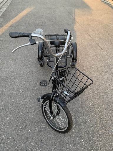 大人用　三輪車