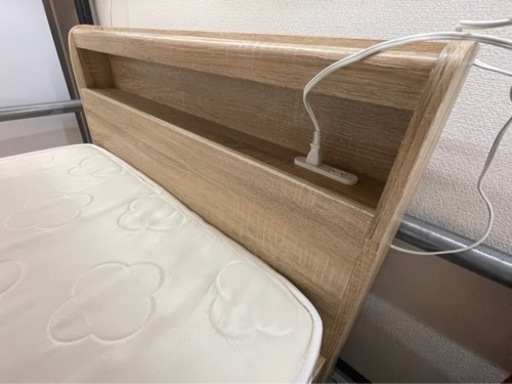 【リサイクルサービス八光　田上店　　配達・設置OK】ナチュラルベージュ　シングルチェストBED　引き出し&2口コンセント付