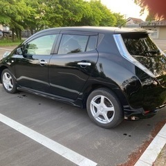日産リーフ　電気自動車の画像