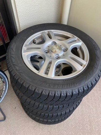 スタッドレスタイヤ　ホイール　4本セット　中古