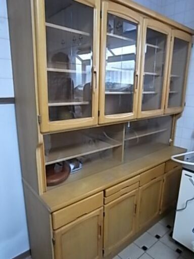 （さらに値引き）食器棚（美品）