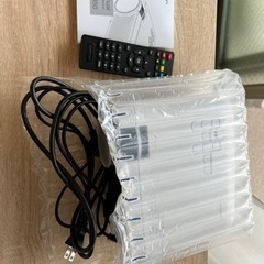 プロジェクター　リモコン　ケーブル付きの画像