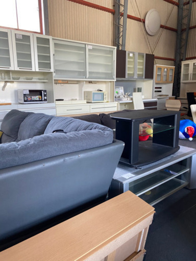 ベット　冷蔵庫　ドラム洗濯機　食感棚