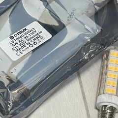 500円セラミッスLED電球 E11 電球色　調光可能　ワンセット3個の画像