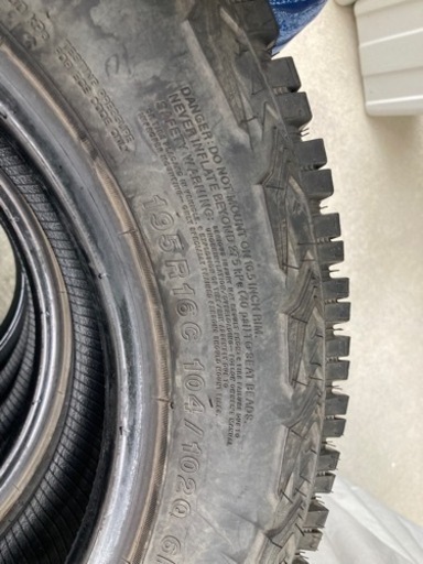タイヤ　195 16R 5本セット