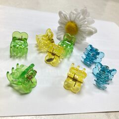 小さなヘアクリップ