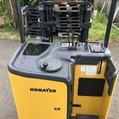 1.5トン　コマツ　バッテリーフォークリフト　リーチタイプ　SV3mマスト　高年式　試乗下取歓迎の画像