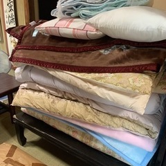 ガレージセール　寝具　敷布団　毛布　掛け布団　夏用　冬用　シーツ　枕