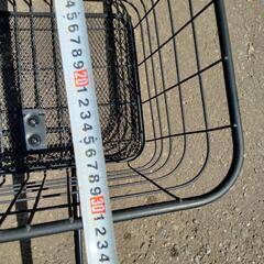 自転車のカゴの画像