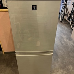 シャープ　冷蔵庫　2012年製　137l