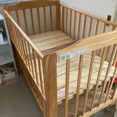 カトージ　ベビーベッド　120×70