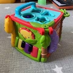美品 型はめ音が鳴るおもちゃ