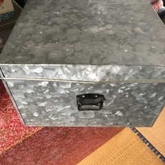 (取引中)昭和レトロな衣装ケースの画像