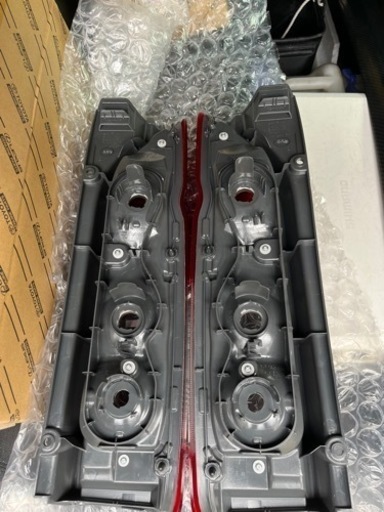 200ハイエース新品未使用テールランプ