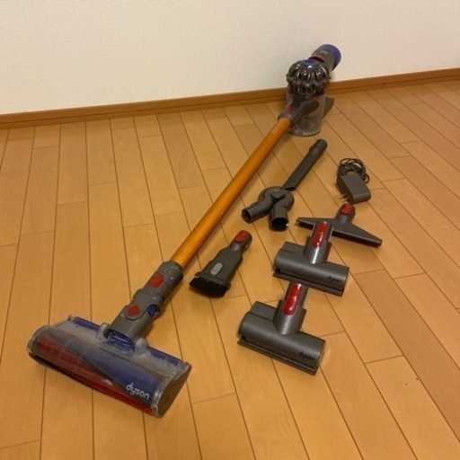 ダイソン　フラッフィー　コードレス掃除機　らくらくお掃除　V8 バッテリーご用意ください
