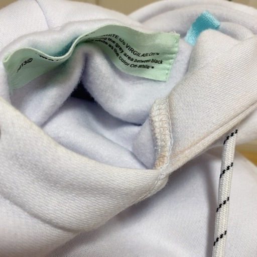 off-white パーカー