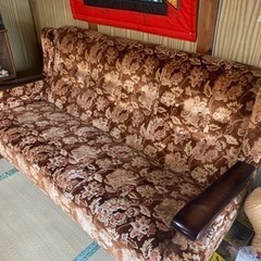 ガレージセール　3人がけソファ　夏でも使用可能です。