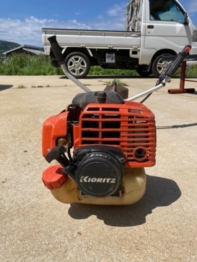 草刈機　共立　SRE3600 大型の草刈機です。