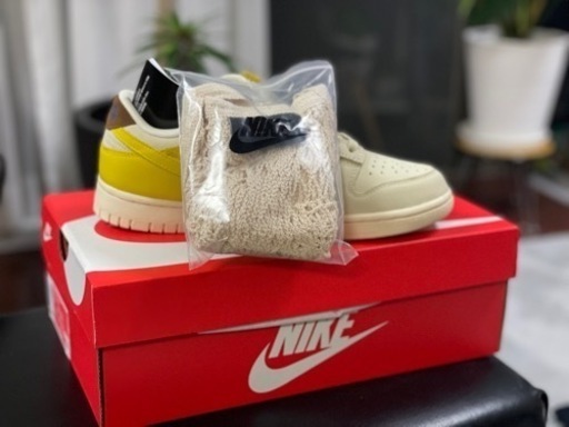 Nike WMNS Dunk Low Banana