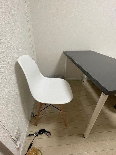 IKEAの机、いすつき