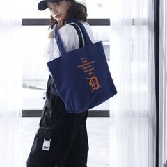 【新品】MLB キャンバストートバッグ ネイビー Detroit Tigers (デトロイト タイガース)の画像
