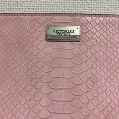 Victoria's Secret パイソンクラッチバッグ　ピンクの画像