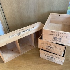 雑貨屋　ワイン箱3個と3段棚