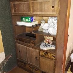 レトロなタンスなどの画像