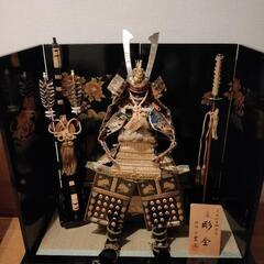 端午の節句飾り（鎧兜、刀、弓矢）の画像