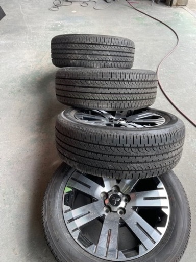 新型デリカ d5 純正18インチ