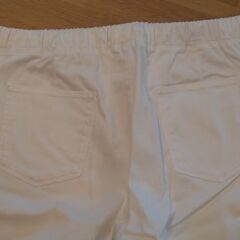 ユニクロ　レディース　パンツ　白無地　XLサイズの画像