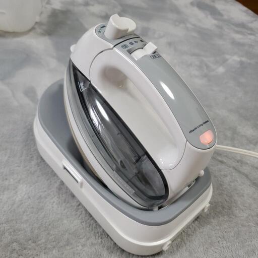 取引中。期間限定値引き中。スチームアイロン　HITACHI CSI-J805