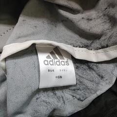 プールバックアディダスの画像