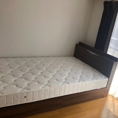 【美品】セミダブルベッド＊マットレス付き