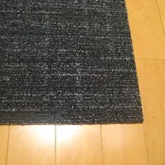 東リタイルカーペット厚み6.8ｍｍ・１枚２５０円・在庫４８枚（４７６２）未使用品の画像