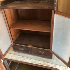 アンティーク棚の画像