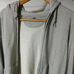 UNIQLO中古パーカーXLサイズの画像