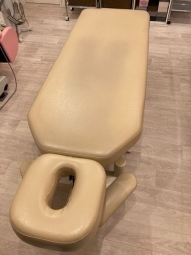 電動マッサージベッド　アイボリー