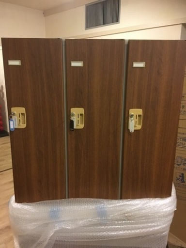 木目調ロッカー 6人用