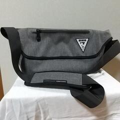 ボディバッグ