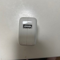 Apple パワーアダプターの画像