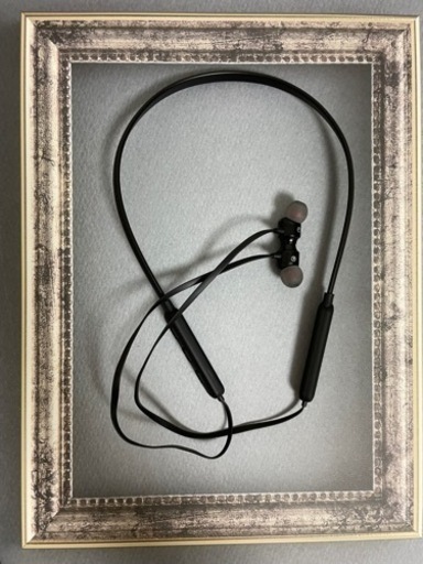 イヤフォン　Bluetooth ネックレス　マグネット式　新品　黒
