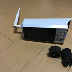 防犯カメラ　ソーラーバッテリータイプ（取引中）の画像