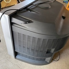 シャープのフラット型のブラウン管テレビ