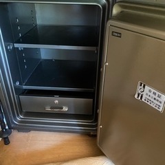 金庫取りに来れられる方に無料で