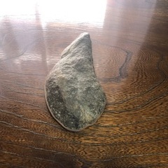 鑑賞石 観賞石 台座付ですの画像